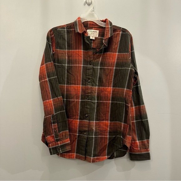 Filson Tops - Like New Condition. Filson Button Down Flannel. Women’s Medium.